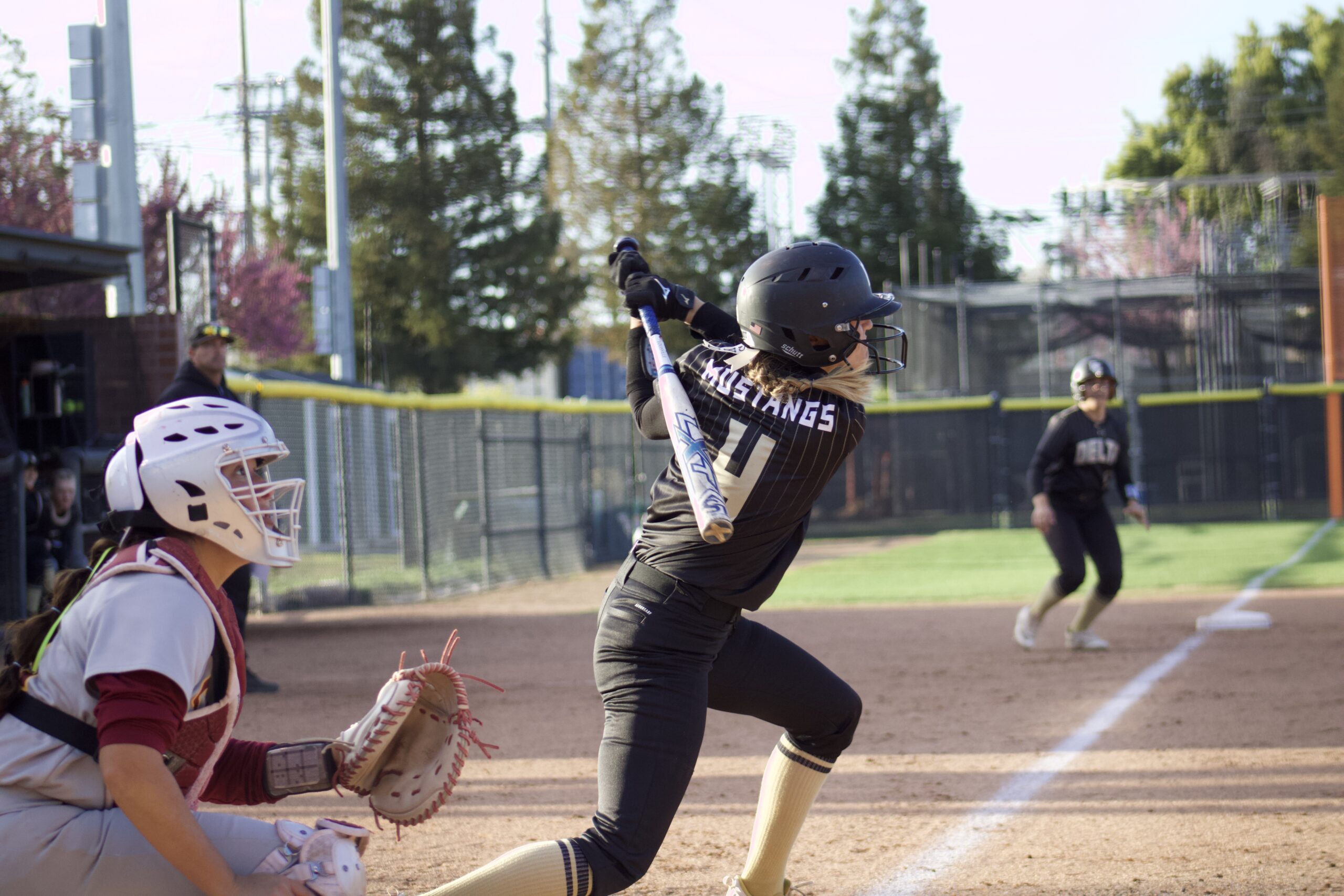 Hitter Sydney Featherson attempts to hit the ball from the home base PHOTO BY ANDREA RIVERA