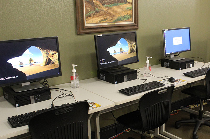 The new computers installed in the Goleman Library this semester on Sept. 25 2024. PHOTO BY LEVI GOERZEN